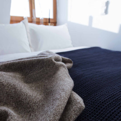 Tagesdecke Anadiain Dunkelblau | Schöne Ideen für Ihr Zuhause | URBANARA