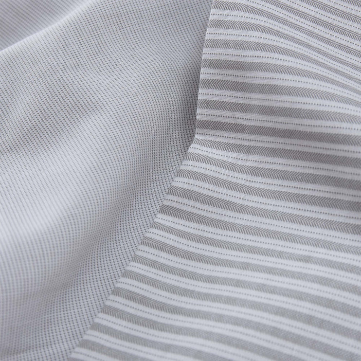 Kissenbezug Izeda, Hellgrau & Weiß, 100% Baumwolle | Hochwertige Wohnaccessoires