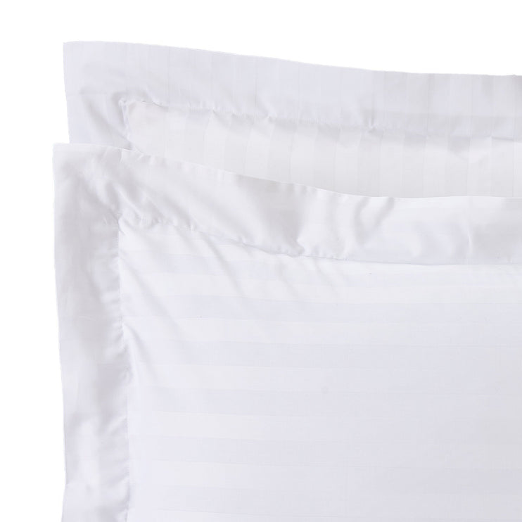 Satin-Bettwäsche Como in Weiß aus 100% Baumwolle | Entdecken Sie unsere schönsten Wohnaccessoires