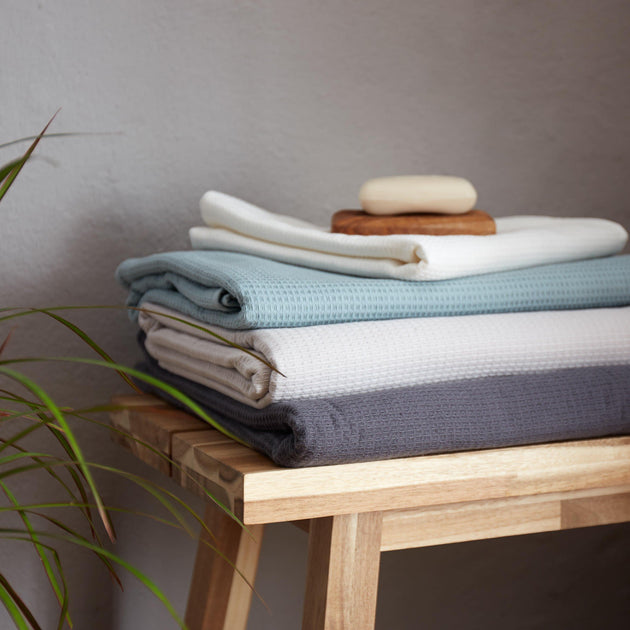Handtuch Sintrain Helles Graugrün | Schöne Ideen für Ihr Zuhause | URBANARA