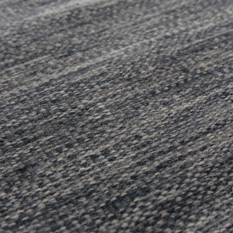 Teppich Gravlev, Anthrazit & Eierschale, 50% Schurwolle & 50% Baumwolle | Hochwertige Wohnaccessoires