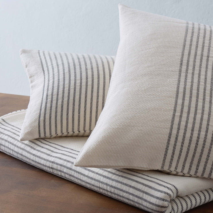 Kissenhülle Kadan, Creme & Schwarz, 50% Leinen & 50% Baumwolle | URBANARA Kissenhüllen