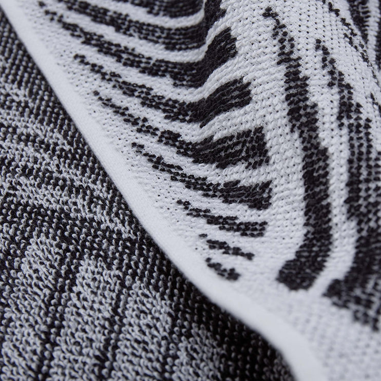 Handtuch Coimbra, Schwarz & Weiß, 100% Baumwolle | URBANARA Baumwoll-Handtücher