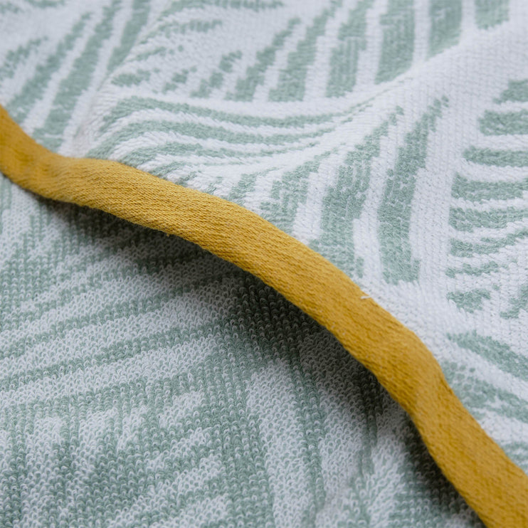 Strandtuch Coimbra, Helles Graugrün & Weiß, 100% Baumwolle | Hochwertige Wohnaccessoires