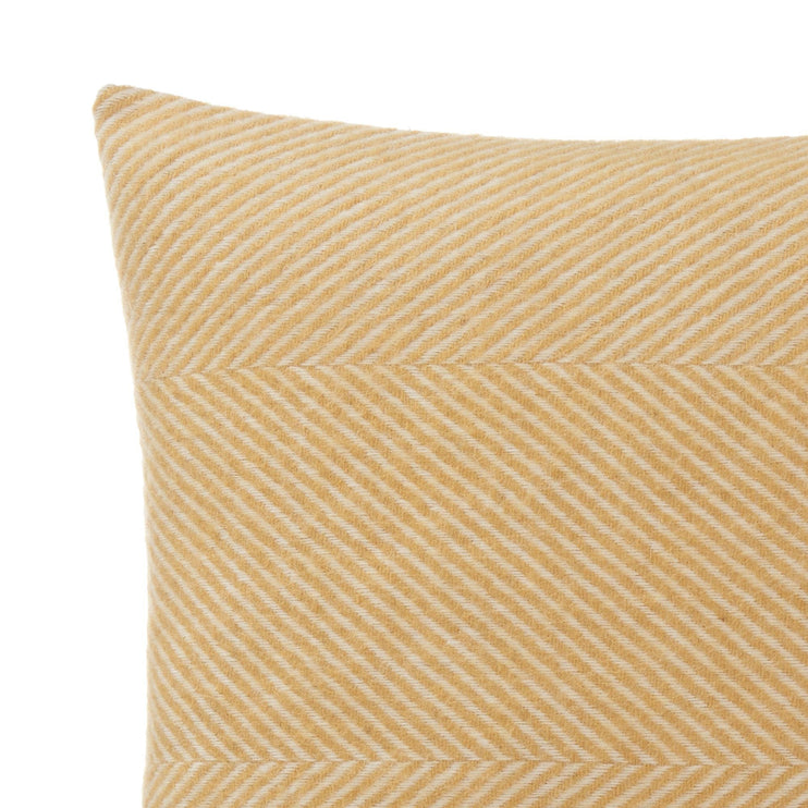Kissenhülle Gotland, Senfgelb & Creme, 100% Wolle & 100% Leinen | URBANARA Kissenhüllen