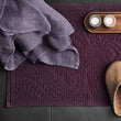 Handtuch Nerisin Aubergine | Schöne Ideen für Ihr Zuhause | URBANARA