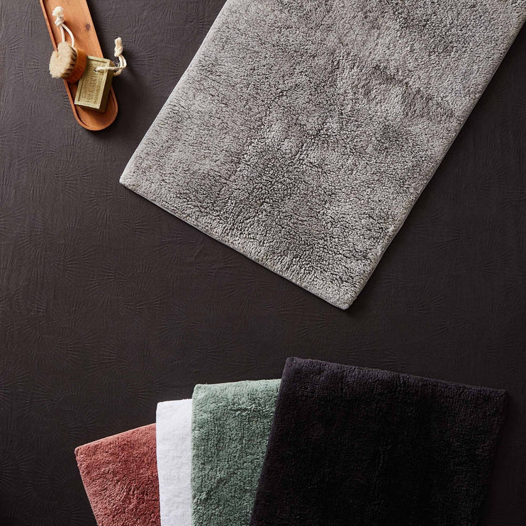 Badematte Banas in Anthrazit aus 100% Baumwolle | Entdecken Sie unsere schönsten Wohnaccessoires