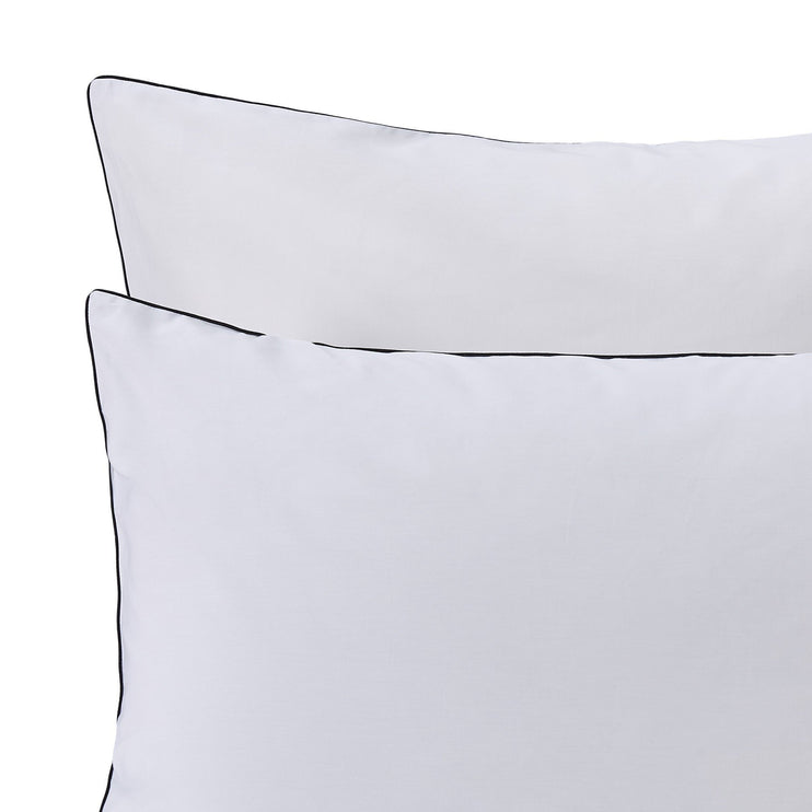 Bettdeckenbezug Vitero, Weiß & Schwarz, 100% gekämmte Baumwolle | URBANARA Perkal-Bettwäsche
