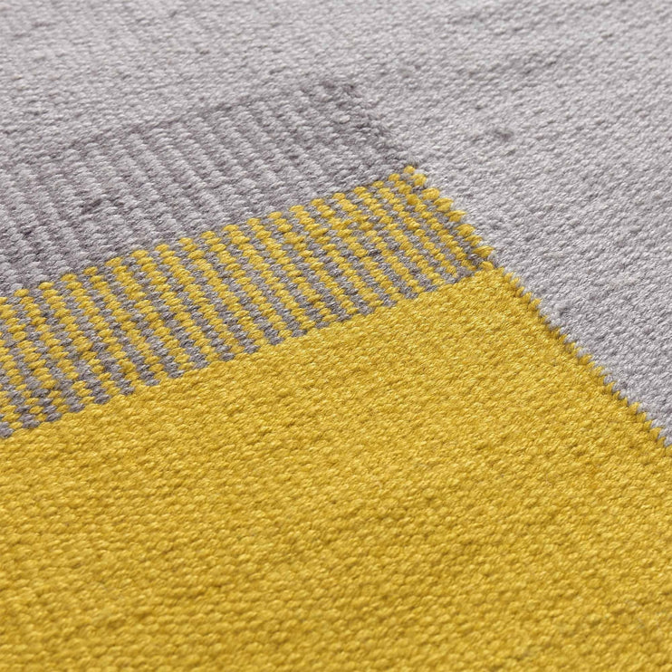 Läufer Indari, Grau & Eisblau & Leuchtendes Senfgelb, 100% PET | URBANARA Gartenaccessories