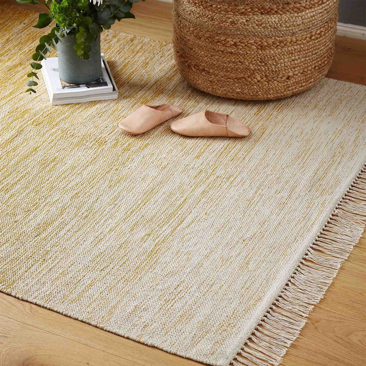 Teppich Zillerin Leuchtendes Senfgelb & Naturweiß | Schöne Ideen für Ihr Zuhause | URBANARA