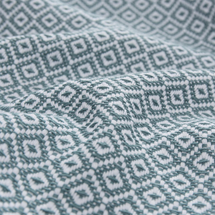 Decke Mondego in Graugrün & Weiß | Schöne Ideen für Ihr Zuhause | URBANARA