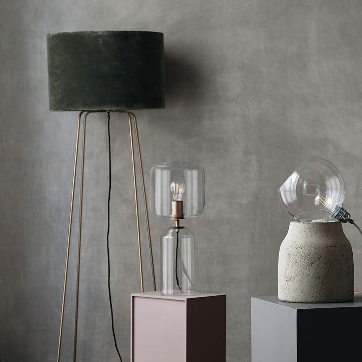Stehlampe Posalin Messing & Moosgrün | Schöne Ideen für Ihr Zuhause | URBANARA