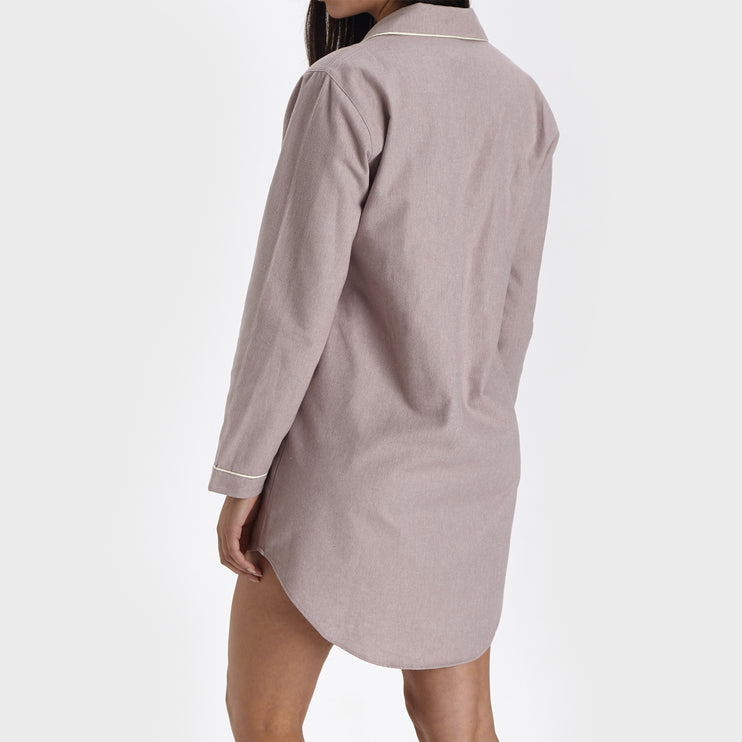 Flanell-Nachthemd Arove in Helles Mauve & Naturweiß | Schöne Ideen für Ihr Zuhause | URBANARA
