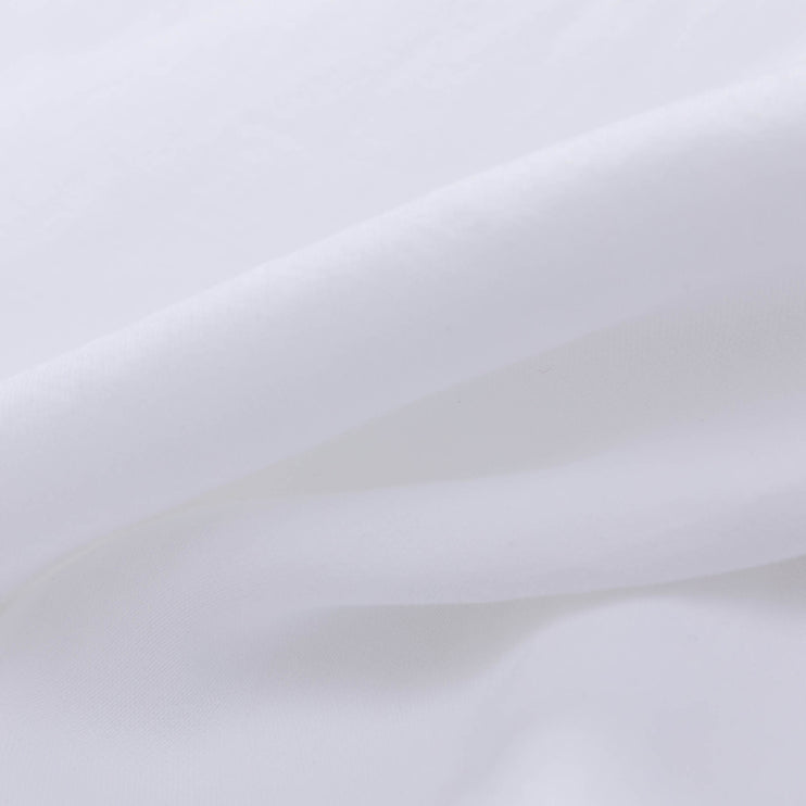Kissenbezug Formoso, Weiß, 70% Tencel & 30% Hanf | URBANARA Satin-Bettwäsche