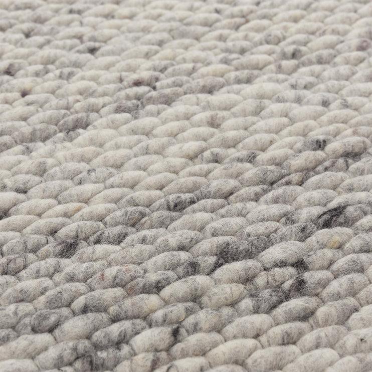 Teppich Kalu in Hellgrau-Melange aus 48% Wolle & 52% Baumwolle | Entdecken Sie unsere schönsten Wohnaccessoires