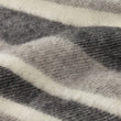 Decke Kampai, Grau & Creme, 100% Schurwolle | Hochwertige Wohnaccessoires