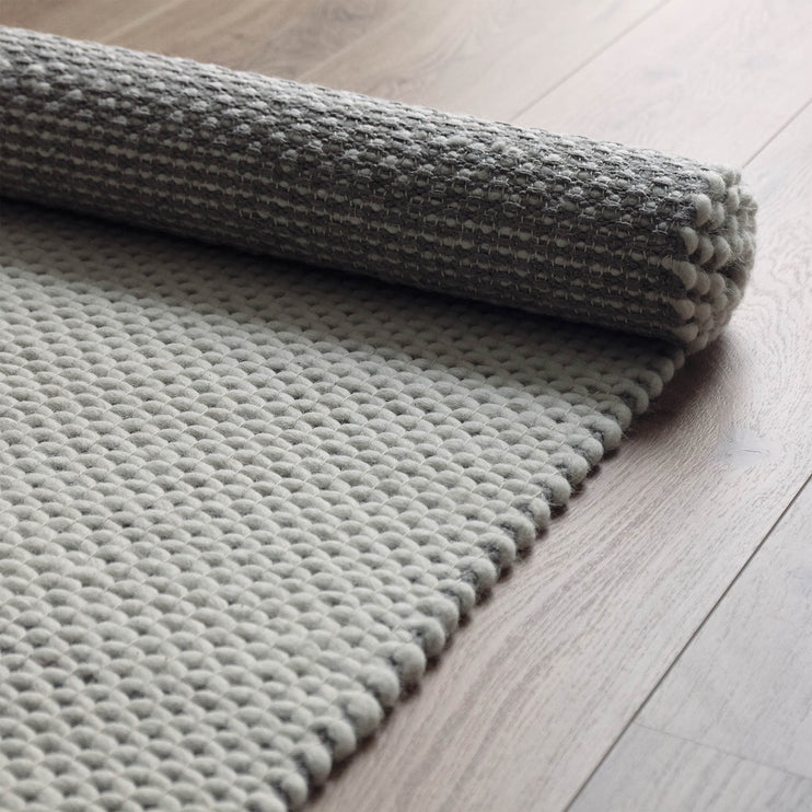 Teppich Lona in Elfenbein & Grau aus 70% Wolle & 30% Baumwolle | Entdecken Sie unsere schönsten Wohnaccessoires