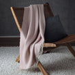 Wolldecke Salla in Rouge & Creme | Schöne Ideen für Ihr Zuhause | URBANARA
