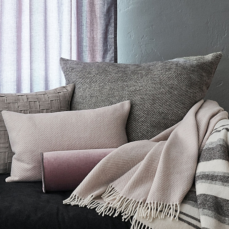 Kissenhülle Gotlandin Grau & Creme | Schöne Ideen für Ihr Zuhause | URBANARA